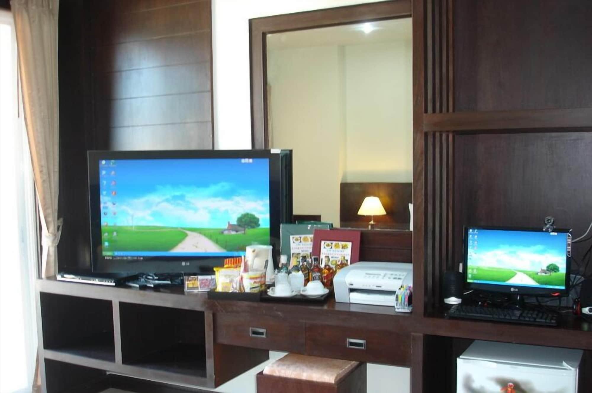 Sm Resort Patong Extérieur photo