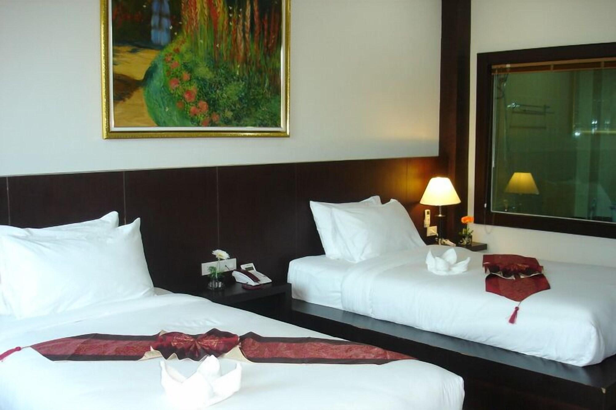 Sm Resort Patong Extérieur photo