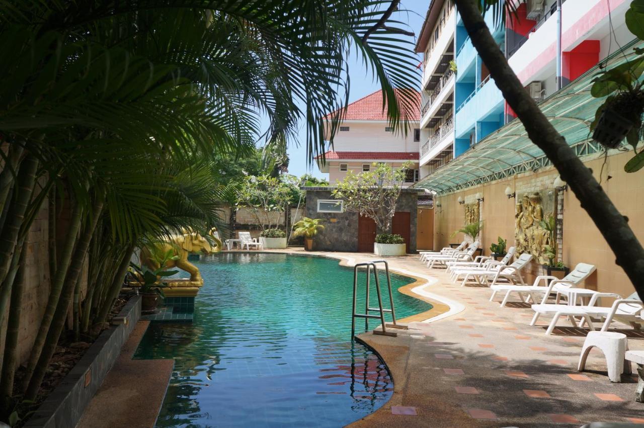 Sm Resort Patong Extérieur photo